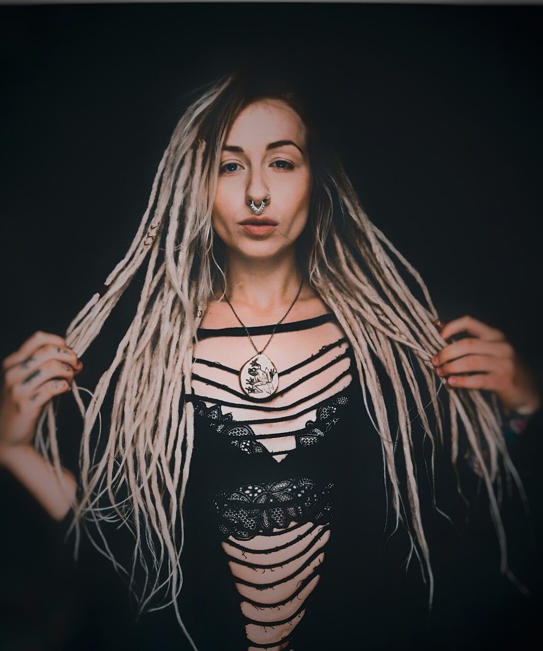 blog-41-bespoke-thin-dreadlock-extensions-detail.jpg Bespoke thin dreadlock extensions created for fine hair